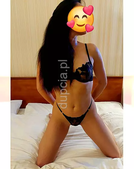 Seksowna brunetka 