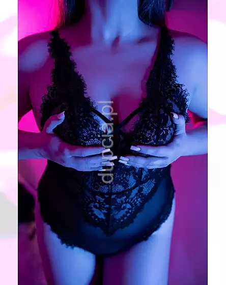 Linda -Cosmos Massage